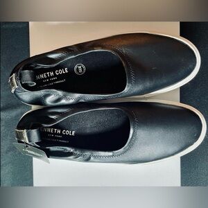 “KENNETH COLE NEW YORK” BLACK SLIP-ON SHOES. SIZE 7.5  NWT